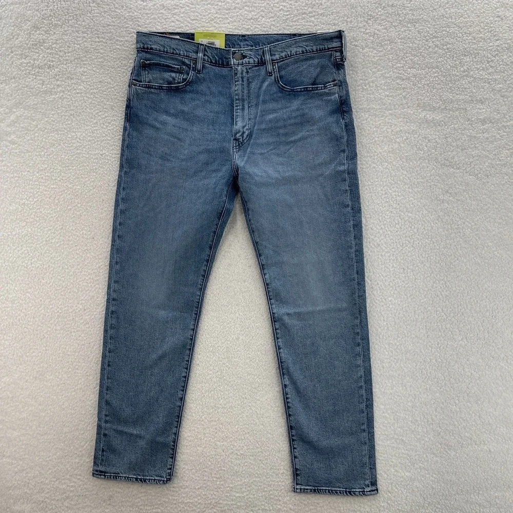 Levi's 502 Jeans Men's 38x32 Blue Premium Taper Fit Medium Wash Denim Preppy New